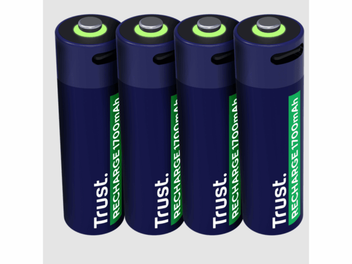Punjive baterija TRUST USB-C  4P - AA/4 kom/USB-C kabel 4P/ crna
