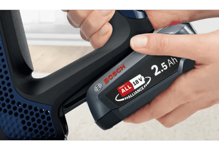 Usisivac BOSCH BBS611MAT/Serija 6/sa posudom/štapni/plava