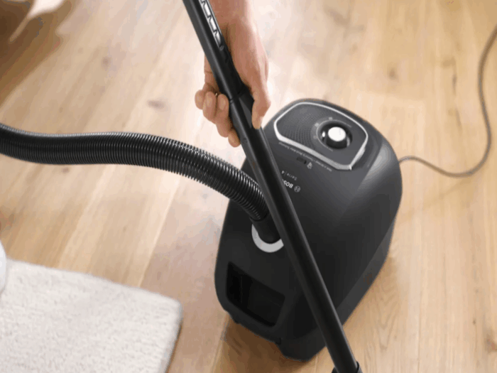 Usisivac BOSCH BGB41BA1/Serija 4/sa kesom/crna