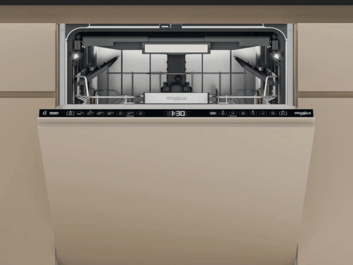 Sudomašina WHIRLPOOL W7I HF60 TU/ugradna/A/15 kompleta/55.5x59.8x82cm/crna